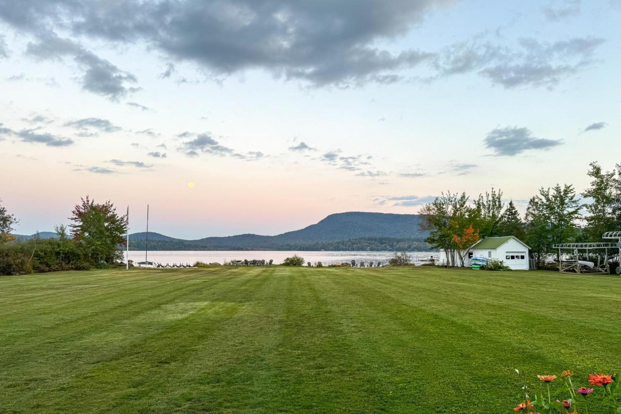 Lake Pleasant Cabin On 3 Acres With Kayaks And Beach! Luaran gambar