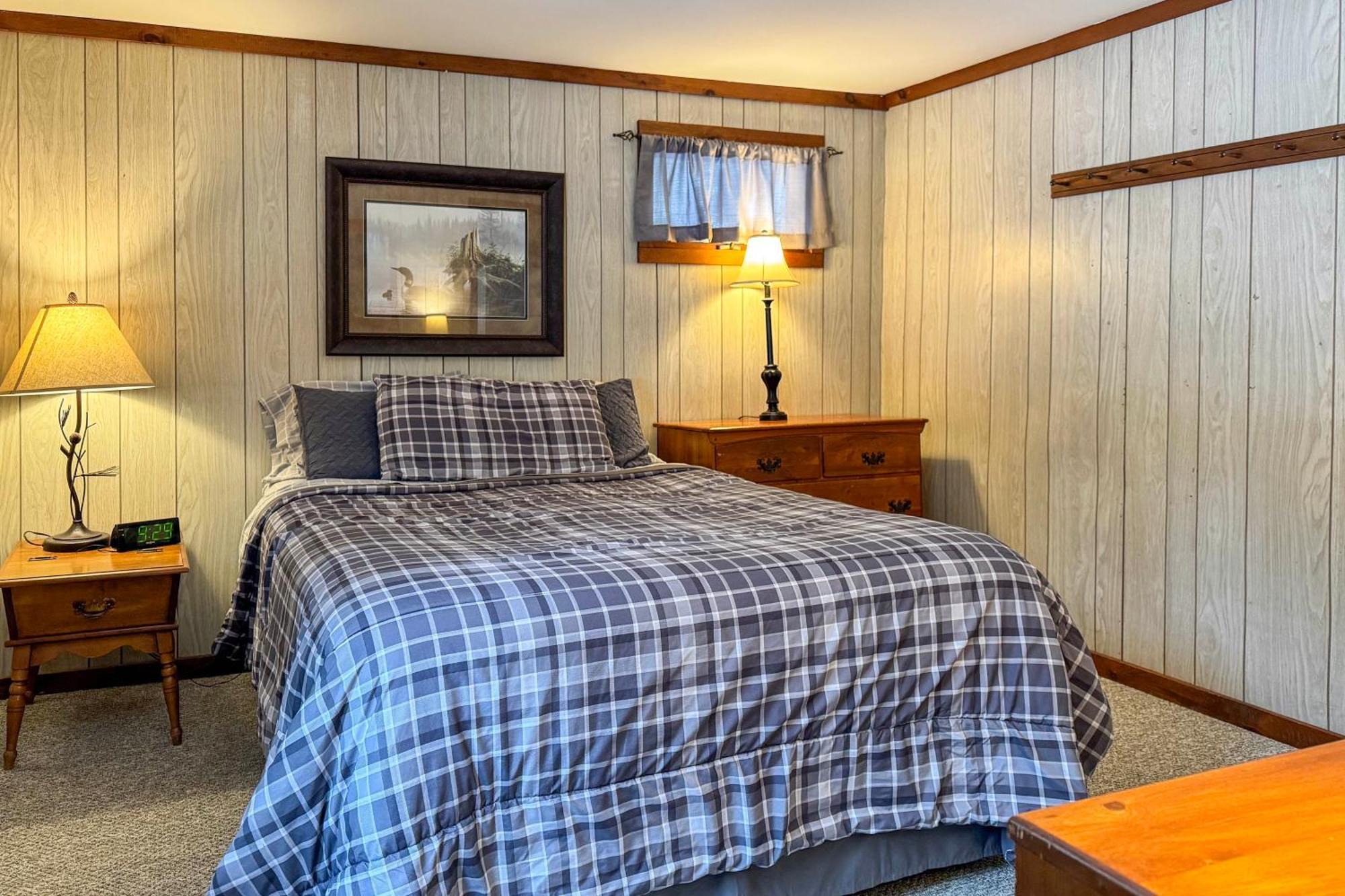 Lake Pleasant Cabin On 3 Acres With Kayaks And Beach! Luaran gambar
