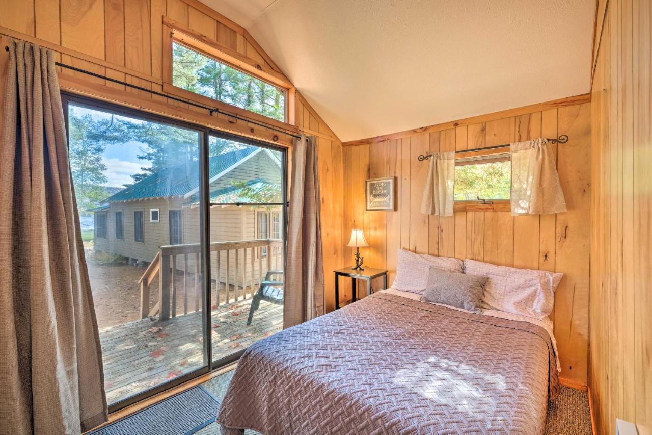 Lake Pleasant Cabin On 3 Acres With Kayaks And Beach! Luaran gambar